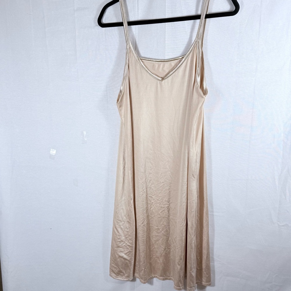 Vanity Fair Beige Full Slip or Slip Dress Size 20
Good Quality
